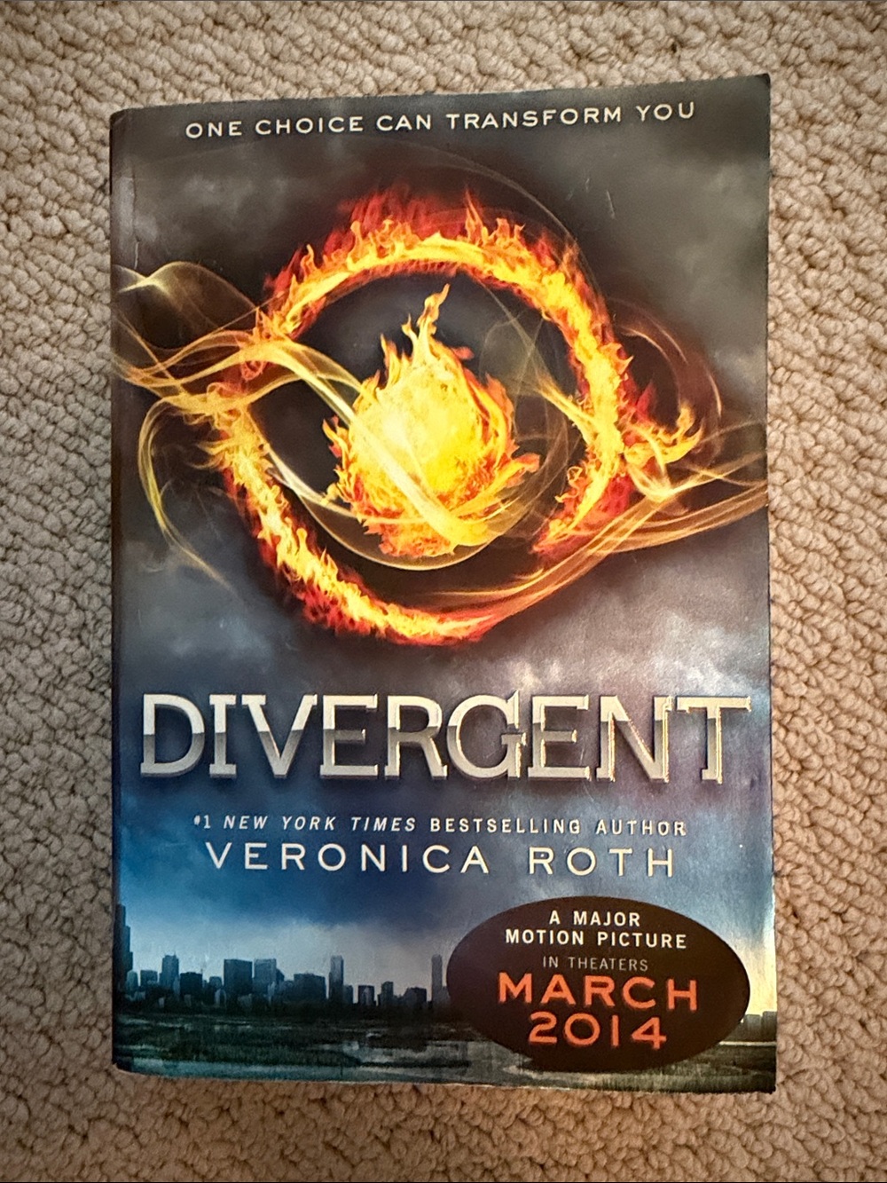 Divergent by Veronica Roth - Blue Cover with Fiery Emblem